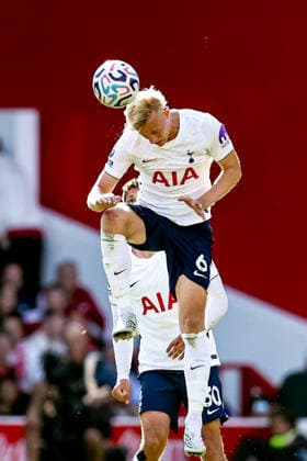 Nottingham Forest v Tottenham Hotspur, Premier League Tottenham Hotspur defender Jan Paul van Hecke (6) heads the ball during the Premier League match between Nottingham Forest and Tottenham Hotspur at the City Ground, Nottingham, UK on 5 September 2026. Nottingham City Ground Nottinghamshire UK Editorial use only DataCo restrictions apply See www.football-dataco.com , Copyright: xManjitxNarotrax PSI-24805-0125