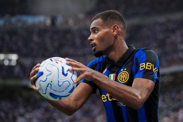FC Internazionale v SSC Napoli - Serie A Andy Diouf of FC Internazionale holds the ball during the Serie A football match between FC Internazionale and SSC Napoli. Milan Italy Copyright: xNicolòxCampox