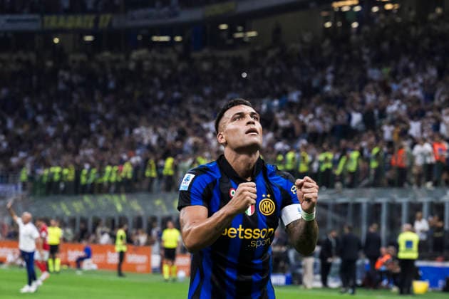 FC Internazionale v SSC Napoli - Serie A Lautaro Martinez of FC Internazionale celebrates after scoring a goal during the Serie A football match between FC Internazionale and SSC Napoli. Milan Italy Copyright: xNicolòxCampox