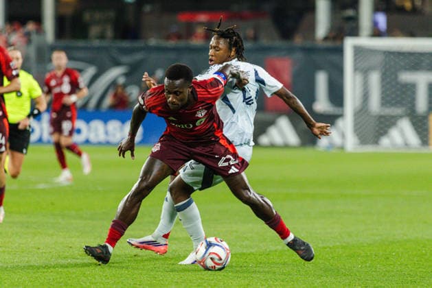 Richie Laryea of Toronto FC contests with Puso Dithejane of Chicago Fire FC during the MLS, Fussball Herren, USA Regular Season match between Toronto FC and Chicago Fire FC on September 5th, 2026 in BMO Field, Toronto, Ontario, Canada Copyright: xCurtisxWongx xSPPx Sportspressphoto_SPR224112