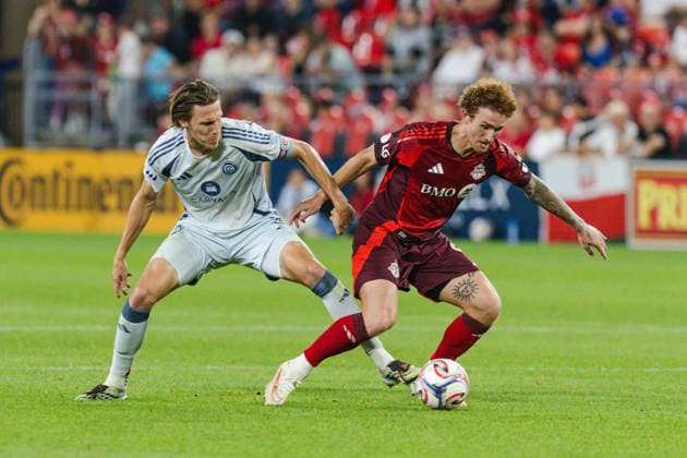 Josh Sargent of Toronto FC contests with Jack Elliott of Chicago Fire FC during the MLS, Fussball Herren, USA Regular Season match between Toronto FC and Chicago Fire FC on September 5th, 2026 in BMO Field, Toronto, Ontario, Canada Copyright: xCurtisxWongx xSPPx Sportspressphoto_SPR224135