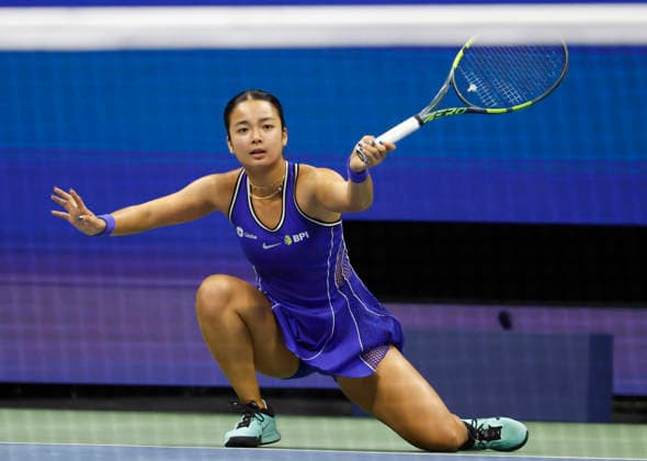 Alexandra Eala of the Philippines returns a ball to Iva Jovic in Arthur Ashe Stadium in the 3rd round at the 2026 US Open Tennis Championship at the USTA Billie Jean King National Tennis Center in New York City on Saturday, September 5, 2026.  NYP20260905128 JOHNxANGELILLO