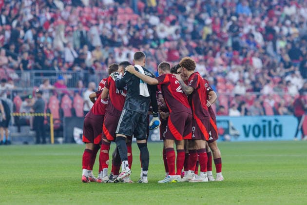 Toronto players huddle during the MLS, Fussball Herren, USA Regular Season match between Toronto FC and Chicago Fire FC on September 5th, 2026 in BMO Field, Toronto, Ontario, Canada Copyright: xCurtisxWongx xSPPx Sportspressphoto_SPR224173