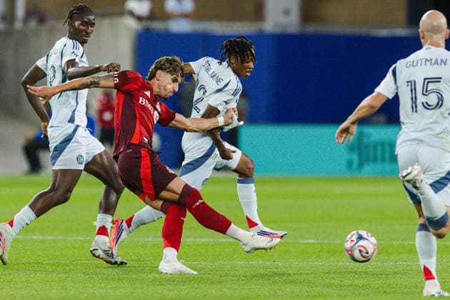 Theo Corbeanu of Toronto FC passes the ball during the MLS, Fussball Herren, USA Regular Season match between Toronto FC and Chicago Fire FC on September 5th, 2026 in BMO Field, Toronto, Ontario, Canada Copyright: xCurtisxWongx xSPPx Sportspressphoto_SPR224184