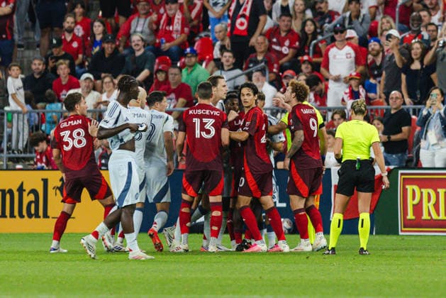 Both team players argue for a foul during the MLS, Fussball Herren, USA Regular Season match between Toronto FC and Chicago Fire FC on September 5th, 2026 in BMO Field, Toronto, Ontario, Canada Copyright: xCurtisxWongx xSPPx Sportspressphoto_SPR224207