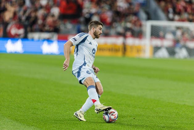 Jonathan Dean of Chicago Fire FC controls the ball during the MLS, Fussball Herren, USA Regular Season match between Toronto FC and Chicago Fire FC on September 5th, 2026 in BMO Field, Toronto, Ontario, Canada Copyright: xCurtisxWongx xSPPx Sportspressphoto_SPR224209