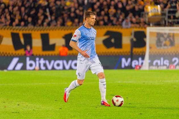 Deutschland: 2.Bundesliga, Saison 2026 2027, 05.09.2026, 4. Spieltag, SG Dynamo Dresden vs VfL Bochum, Rudolf-Harbig-Stadion : Jarne Steuckers (VfL Bochum, 14) am Ball *** Germany 2. Bundesliga, 2026–2027 Season, September 5, 2026, Matchday 4, SG Dynamo Dresden vs. VfL Bochum, Rudolf Harbig Stadium (Jarne Steuckers), VfL Bochum, 2:00 p.m. kickoff Copyright: xMichellexLukax