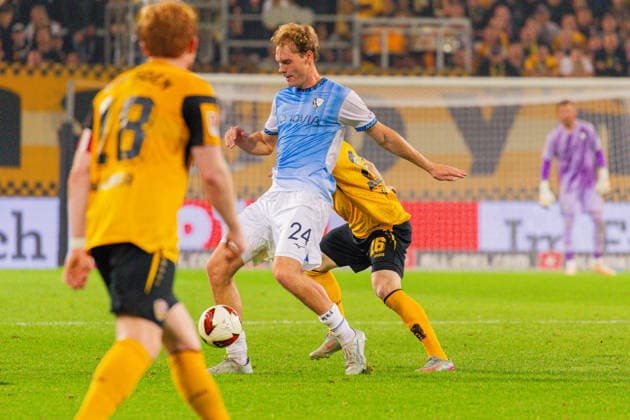 Deutschland: 2.Bundesliga, Saison 2026 2027, 05.09.2026, 4. Spieltag, SG Dynamo Dresden vs VfL Bochum, Rudolf-Harbig-Stadion : Mats Pannewig (VfL Bochum, 24) im Zweikampf gegen Nils Fröling (SG Dynamo Dresden, 16) *** Germany 2. Bundesliga, 2026–2027 Season, September 5, 2026, Matchday 4, SG Dynamo Dresden vs. VfL Bochum, Rudolf Harbig Stadium. Mats Pannewig (VfL Bochum), No. 24, in a tackle against Nils Fröling (SG Dynamo Dresden), No. 16 Copyright: xMichellexLukax