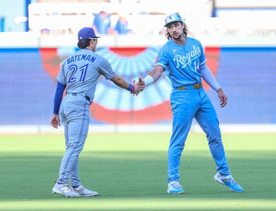 MLB, Baseball Herren, USA 2026: Blue Jays Vs Royals Sep 5th SEP 5, 2026: Toronto Blue Jays outfielder Brett Bateman (21) and Kansas City Royals outfielder Jac Caglianone (14) talks before the game at Kauffman Stadium Kansas City, MO. Roman Puno CSM (Credit Image: Â Roman Puno Cal Media) Kansas City Missouri United States EDITORIAL USE ONLY Copyright: xx ZUMA-20260905_zma_c04_370.jpg RomanxPunox csmphotothree517834