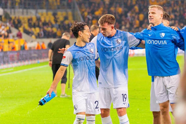 Deutschland: 2.Bundesliga, Saison 2026 2027, 05.09.2026, 4. Spieltag, SG Dynamo Dresden vs VfL Bochum, Rudolf-Harbig-Stadion : Koji Miyoshi (VfL Bochum, 23), Daniel Patrick Hanslik (VfL Bochum, 19)Freude, Emotionen, Jubel *** Germany 2. Bundesliga, 2026–2027 Season, September 5, 2026, Matchday 4, SG Dynamo Dresden vs. VfL Bochum, Rudolf Harbig Stadium, Koji Miyoshi (VfL Bochum), 23; Daniel Patrick Hanslik (VfL Bochum), 19—Joy, Emotions, Cheers Copyright: xMichellexLukax