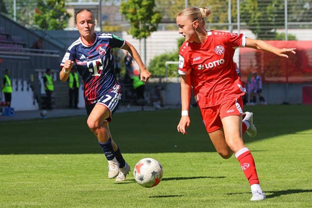 Mainz, Deutschland 05. September 2026: 1. BL Frauen - 2026 2027 - Sp. 3 - 1. FSV Mainz 05 gegen 1. FC Köln Im Bild: v.li. Beke Sterner (1. FC) im Laufduell gegen Paula Flach (FSV). DFL DFB regulations prohibit any use of photographs as image sequences and or quasi-video Bruchwegstadion Rheinland - Pfalz *** Mainz, Germany, September 5, 2026, Women’s Bundesliga 1, 2026–2027, Matchday 3: 1. FSV Mainz 05 vs. 1. FC Köln. Pictured from left: Beke Sterner (1. FC Köln) in a footrace against Paula Flach (FSV Mainz 05). DFL and DFB regulations prohibit any use of photographs as image sequences and or quasi-video. Bruchwegstadion, Rhineland-Palatinate Copyright: xFotostandx xRacochax