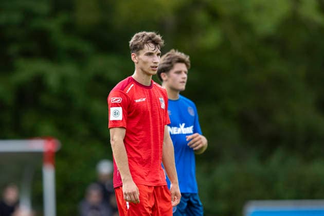 U17 DFB Youth League Preliminary Round Group H FC Rot Weiß Erfurt vs. Eintracht Braunschweig Erfurt September 5, 2026 Tim Kroßner 4 FC Rot Weiß Erfurt U17 U17 DFB Youth League Preliminary Round Group H FC Rot Weiß Erfurt vs. Eintracht Braunschweig Main Field, Cyriaksgebreite, Erfurt, September 5, 2026 DFB REGULATIONS PROHIBIT ANY USE OF PHOTOGRAPHS AS IMAGE SEQUENCES AND OR QUASI-VIDEO Copyright: xBEAUTIFULxSPORTS Duehringx