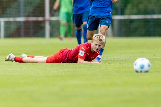 U17 DFB Youth League Preliminary Round Group H FC Rot Weiß Erfurt vs. Eintracht Braunschweig Erfurt, September 5, 2026 Hugo Richter 11 FC Rot Weiß Erfurt U17 U17 DFB Youth League Preliminary Round Group H FC Rot Weiß Erfurt vs. Eintracht Braunschweig MainField Cyriaksgebreite Erfurt September 5, 2026 DFB regulations prohibit any use of photographs as image sequences and or quasi-video Copyright: xBEAUTIFULxSPORTS Duehringx