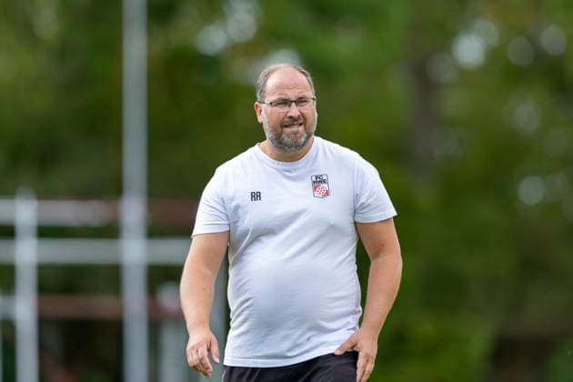 U17 DFB Youth League Preliminary Round Group H FC Rot Weiß Erfurt vs. Eintracht Braunschweig Erfurt, September 5, 2026 Ronny Röhr, Coach of FC Rot Weiß Erfurt U17 U17 DFB Youth League Preliminary Round Group H FC Rot Weiß Erfurt vs. Eintracht Braunschweig MainField Cyriaksgebreite, Erfurt, September 5, 2026 DFB regulations prohibit any use of photographs as image sequences and or quasi-video Copyright: xBEAUTIFULxSPORTS Duehringx
