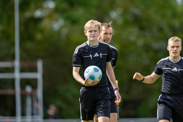 U17 DFB Youth League Preliminary Round Group H FC Rot Weiß Erfurt vs. Eintracht Braunschweig Erfurt, September 5, 2026 Paul Behlau, Referee U17 DFB Youth League Preliminary Round Group H FC Rot Weiß Erfurt vs. Eintracht Braunschweig Main Field CyriaksgeBreite, Erfurt, September 5, 2026 DFB regulations prohibit any use of photographs as image sequences and or quasi-video Copyright: xBEAUTIFULxSPORTS Duehringx