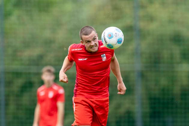U17 DFB Youth League Preliminary Round Group H FC Rot Weiß Erfurt vs. Eintracht Braunschweig Erfurt 05 09 2026 John Vincent Schultz 13 FC Rot Weiß Erfurt U17 U17 DFB Youth League Preliminary Round Group H FC Rot Weiß Erfurt vs. Eintracht Braunschweig Main Field, Cyriaksgebreite, Erfurt September 5, 2026 DFB regulations prohibit any use of photographs as image sequences and or quasi-video Copyright: xBEAUTIFULxSPORTS Duehringx
