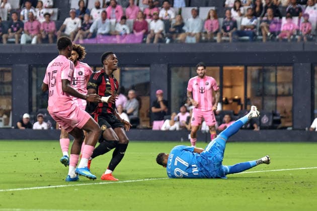 September 5, 2026, Miami, Florida, USA: DAYNE ST CLAIR (97) makes a save as both FRICIO CAICEDO (15) of Inter Miami CF and BREEL EMBOLO (36) of Atlanta United look on during a Major League soccer match between Inter Miami CF and Atlanta United FC Miami USA - ZUMAa257 20260905_zsp_a257_002 Copyright: xChrisxArjoonx