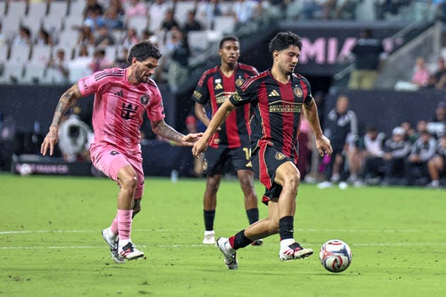 September 5, 2026, Miami, Florida, USA: RODRIGO DE PAUL (7) of Inter Miami CF and STEVEN ALZATE (7) of Atlanta United battle for a ball during a Major League soccer match between Inter Miami CF and Atlanta United FC Soccer 2026: Inter Miami CF 2:2 Atlanta United FC.  - ZUMAa257 20260905_zsp_a257_010 Copyright: xChrisxArjoonx