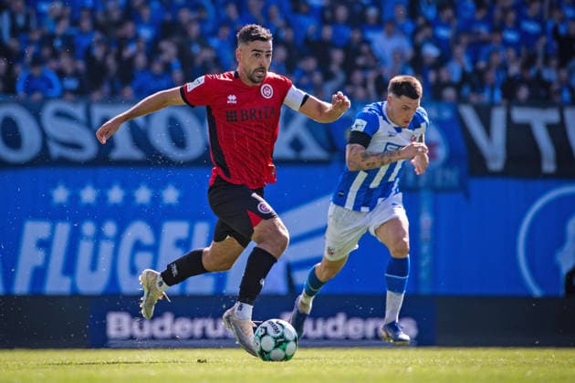Soccer, 3rd Division: Hansa Rostock vs. SV Wehen Wiesbaden, September 5, 2026; Tarik Gözüsirin (SVWW), Niklas Kölle (Hansa),