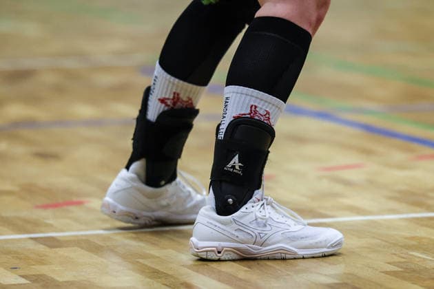 Handball I Women I 2026–2027 Season I Northern Regional League I Matchday 2 I SV Henstedt Ulzburg HL vs. Buchholz 08 Rosengarten II I September 5, 2026: Bandages on the leg of a Henstedt Ulzburg handball player at theCenter, Maurepassstr., Schleswig-Holstein, Germany Copyright: xLobeca RalfxHomburgx