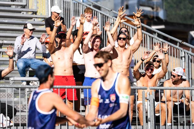 Beach volleyball, Beachvolleyball - MEVZA Schladming SCHLADMING,AUSTRIA,06.SEP.26 - BEACH VOLLEYBALL - win2day Tour PRO, MEVZA Schladming. Image shows fans of Timo Hammarberg, and Tim Berger.  GEPAxpictures xJulioxArellano