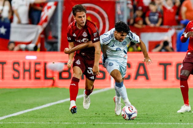 Toronto FC v Chicago Fire Johan Gomez 18 of Chicago Fire FC (right) competes for the ball against Jackson Gilman 38 (left) of Toronto FC during a Major League Soccer match at BMO Field in Toronto, Ontario, Canada, on September 5, 2026. Toronto Ontario Canada  Copyright: xIndrawanxKumalax originalFilename:kumala-majorlea260905_np2UM.jpg