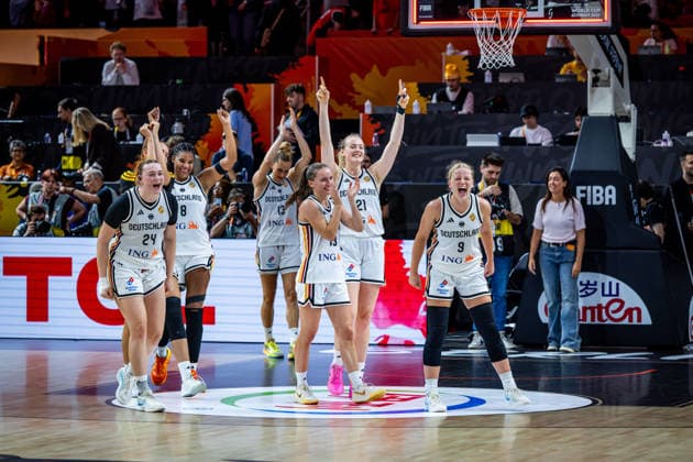 Basketball Berlin, September 5, 2026 FIBA Women’s Basketball World Cup Germany 2026 Preliminary Round Group Germany (GER) vs. Japan (JPN) Celebrations in Germany after the victory Lina Sontag (Germany), No. 24 Emily Bessoir, Germany; No. 22 Nyara Sabally, Germany; No. 08 Leonie Fiebich, Germany; No. 13 Britta Daub, Germany; No. 19 Marie Gülich, Germany; No. 21 Gulich Emma Eichmeyer, Germany; No. 09, from left to right
