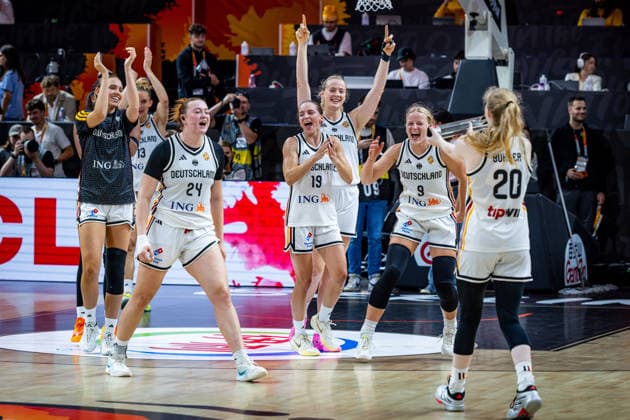 Basketball Berlin, September 5, 2026 FIBA Women’s Basketball World Cup Germany 2026 Preliminary Round Group Germany (GER) vs. Japan (JPN) Germany celebrates after the victory Emily Bessoir (Germany), No. 22 Leonie Fiebich (Germany), No. 13 Lina Sontag (Germany), No. 24 Britta Daub, Germany; No. 19 Marie Gülich, Germany; No. 21 Gulich; Emma Eichmeyer, Germany; No. 09 Frida Bühner, Germany; No. 20, from left to right