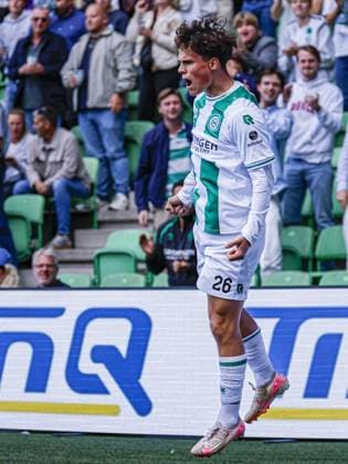 GRONINGEN - Thom van Bergen of FC Groningen celebrates his team s first goal during the Eredivisie match between FC Groningen and FC Twente at the Euroborg on September 6, 2026, in Groningen, the Netherlands. MARCEL TER BALS ANP Eredivisie 2026 27 xVIxANPxSportx xMarcelxterxBalsxIVx 567356042 originalFilename: 567356042.jpg