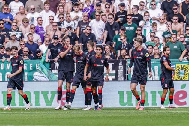 GRONINGEN - Wout Weghorst of FC Twente celebrates his team s second goal with his teammates during the Eredivisie match between FC Groningen and FC Twente at the Euroborg on September 6, 2026, in Groningen, the Netherlands. MARCEL TER BALS ANP Eredivisie 2026 27 xVIxANPxSportx xMarcelxterxBalsxIVx 567357383 originalFilename: 567357383.jpg
