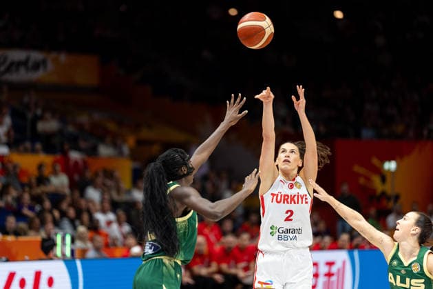 Sevgi Uzun (Turkey), No. 2, shooting; Ezi Magbegor (Australia), No. 13; GER, Turkey vs. Australia, basketball, 2026 FIBA Women’s World Cup, group stage, Matchday 2, September 6, 2026, GER, Turkey vs. Australia, basketball, 2026 FIBA Women’s World Cup, group stage, Matchday 2, September 6, 2026, Berlin Copyright: xEibner-Pressefoto MaxxVincenx EP_MVN