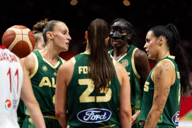 Australian team during a huddle: Steph Talbot (Australia), 06; Alex Fowler (Australia), 23; Ezi Magbegor (Australia), 13; Alex Wilson (Australia), 04, GER, Turkey vs. Australia, Basketball, 2026 FIBA Women’s World Cup, Group Stage, Matchday 2, September 6, 2026, GER, Turkey vs. Australia, Basketball, FIBA Women’s World Cup 2026, Group Stage, Matchday 2, September 6, 2026, Berlin Copyright: xEibner-Pressefoto MaxxVincenx EP_MVN