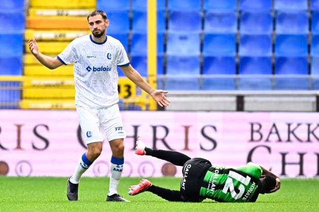Cercle Brugge v KAA Gent - Jupiler Pro League BRUGGE, BELGIUM - SEPTEMBER 06 : Konate Valy defender of Cercle Brugge and Volckaert Matties defender of KAA Gent during the Jupiler Pro League match between Cercle Brugge and KAA Gent on September 6, 2026 in Brugge, Belgium, 06 09 2026 Brugge Belgium  Copyright: xTomasxSiskx