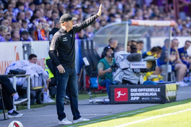Timo Schultz (VfL Osnabrueck, Cheftrainer) gestikuliert GER, VfL Osnabrueck vs. Eintracht Braunschweig, Fussball, 2. Bundesliga, 4. Spieltag, Spielzeit 2026 2027, 06.09.2026 DFL Regulations prohibit any use of photographers as image sequences and or quasi-video. GER, VfL Osnabrueck vs. Eintracht Braunschweig, Fussball, 2. Bundesliga, 4. Spieltag, Spielzeit 2026 2027, 06.09.2026 Osnabrueck *** Timo Schultz, VfL Osnabrück, head coach, gesturing GER, VfL Osnabrück vs. Eintracht Braunschweig, soccer, 2. Bundesliga, Matchday 4, 2026–2027 season, September 6, 2026 DFL regulations prohibit the use of photographs as image sequences and or quasi-video GER, VfL Osnabrück vs. Eintracht Braunschweig, soccer, 2. Bundesliga, Matchday 4, 2026–2027 season, September 6, 2026, Osnabrück Copyright: xEibner-Pressefoto JanxRollingerx EP_JSK