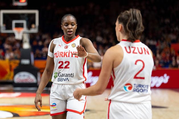Kennedy Burke (Turkey), 22, and Sevgi Uzun (Turkey), 02, high-five; GER, Turkey vs. Australia, Basketball, 2026 FIBA Women s World Cup, Group Stage, Matchday 2, September 6, 2026, GER, Turkey vs. Australia, basketball, 2026 FIBA Women’s World Cup, group stage, Match Day 2, September 6, 2026, Berlin Copyright: xEibner-Pressefoto MaxxVincenx EP_MVN