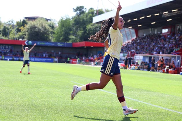 Crawley, England, 6th September 2026. Lisa Baum of Arsenal celebrates after scoring to make it 1-0 during the Brighton Women vs Arsenal Women Barclays Women s Super League match at Broadfield Stadium, Crawley. Picture credit should read: Paul Terry Sportimage EDITORIAL USE ONLY. No use with unauthorised audio, video, data, fixture lists, club league logos or live services. Online in-match use limited to 120 images, no video emulation. No use in betting, games or single club league player publications. SPI_009_PT_Brighton_W_Arsenal_W SPI-4977-0009