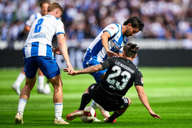 Julian Eitschberger (Hertha BSC, 02), Baris Atik (1. FC Magdeburg, 23), Kevin Sessa (Hertha BSC, 08), Zweikampf, GER, Hertha BSC vs. 1. FC Magdeburg, 2. Bundesliga, Saison 2026 2027, 04. Spieltag, 06.09.2026 (DFL REGULATIONS PROHIBIT ANY USE OF PHOTOGRAPHS AS IMAGE SEQUENCES AND OR QUASI - VIDEO). GER, Hertha BSC vs. 1. FC Magdeburg, 2. Bundesliga, Saison 2026 2027, 04. Spieltag, 06.09.2026 Berlin *** Julian Eitschberger, Hertha BSC, 02; Baris Atik, 1 FC Magdeburg, 23; Kevin Sessa, Hertha BSC, 08, Tackle, GER, Hertha BSC vs. 1 FC Magdeburg, 2. Bundesliga, 2026–2027 season, Matchday 4, September 6, 2026 DFL regulations prohibit any use of photographs as image sequences and or quasi-video GER, Hertha BSC vs. 1 FC Magdeburg, 2. Bundesliga, 2026–2027 season, Matchday 4, September 6, 2026, Berlin Copyright: xClaudiusxRauch,xEibner-Pressefotox xClaudiusxRauchx EP_CRH