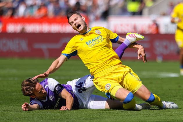2026.09.06, xkwix, Fußball, 2.Liga, VfL Osnabrück - Eintracht Braunschweig, Stadion an der Bremer Brücke, 4.Spieltag, Saison 2026 2027: Jannik Mueller (VfL Osnabrueck 24) im Zweikampf gegen Maximilian Entrup (Eintracht Braunschweig 9) der schreit waehrend er zu Boden geht DFB regulations prohibit any use of photographs as image sequences and or quasi-video. Photo: xKamilxWilkowskixPressefotoKochx Niedersachsen Deutschland *** September 6, 2026, xkwix, Soccer, 2nd Division, VfL Osnabrück vs. Eintracht Braunschweig, Stadion an der Bremer Brücke, Matchday 4, 2026–2027 season: Jannik Mueller (VfL Osnabrück, No. 24) in a tackle against Maximilian Entrup (Eintracht Braunschweig, No. 9), who is shouting as he goes down. DFB regulations prohibit any use of photographs as image sequences and or quasi-video. Photo: xKamilxWilkowskixPressefotoKochx Lower Saxony, Germany