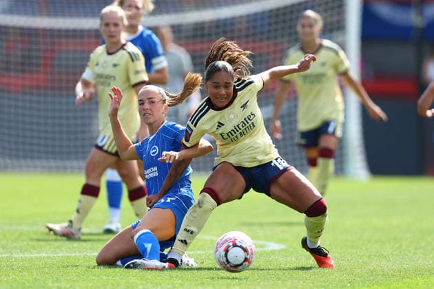 Crawley, England, 6th September 2026. Lia Walti of Brighton & Hove Albion and Olivia Smith of Arsenal challenge for the ball during the Brighton Women vs Arsenal Women Barclays Women s Super League match at Broadfield Stadium, Crawley. Picture credit should read: Paul Terry Sportimage EDITORIAL USE ONLY. No use with unauthorised audio, video, data, fixture lists, club league logos or live services. Online in-match use limited to 120 images, no video emulation. No use in betting, games or single club league player publications. SPI_020_PT_Brighton_W_Arsenal_W SPI-4977-0020