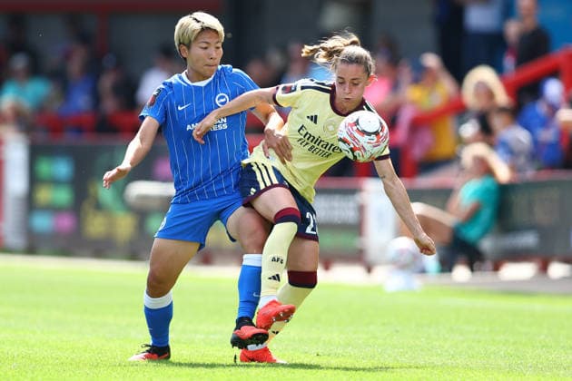 Crawley, England, 6th September 2026. Kiko Seike of Brighton & Hove Albion and Ona Batlle of Arsenal challenge for the ball during the Brighton Women vs Arsenal Women Barclays Women s Super League match at Broadfield Stadium, Crawley. Picture credit should read: Paul Terry Sportimage EDITORIAL USE ONLY. No use with unauthorised audio, video, data, fixture lists, club league logos or live services. Online in-match use limited to 120 images, no video emulation. No use in betting, games or single club league player publications. SPI_021_PT_Brighton_W_Arsenal_W SPI-4977-0021