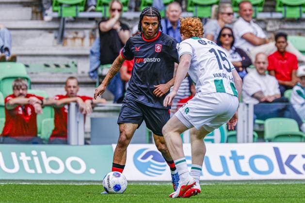 GRONINGEN - Filip Thorvaldsen of FC Twente battles for possession with Elvis van der Laan of FC Groningen during the Eredivisie match between FC Groningen and FC Twente at the Euroborg on 06 September 2026 in Groningen, the Netherlands. MARCEL TER BALS ANP Eredivisie 2026 27 xVIxANPxSportx xMarcelxterxBalsxIVx 567362774 originalFilename: 567362774.jpg