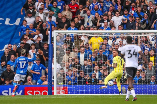 Birmingham City v Wolverhampton Wanderers, Sky Bet Championship Jackson Tchatchoua Of Wolverhampton Wanderers scores an own goal after pressure from Liam Millar Of Birmingham City during the Birmingham City v Wolverhampton Wanderers EFL Sky Bet Championship match at St. Andrew s @ Knighthead Park, Birmingham, England on 6 September 2026 Credit: Lee Keuneke Every Second Media Editorial use only. All images are copyright Every Second Media Limited. No images may be reproduced without prior permission. All rights reserved. Premier League and Football League images are subject to licensing agreements with Football DataCo Limited. see https: www.football-dataco.com Copyright: xIMAGO EveryxSecondxMediax ESM-2131-0041 LeexKeunekex xEveryxSecondxMediax
