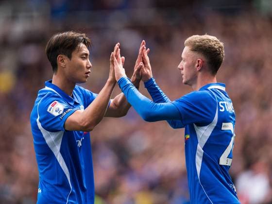 Jay Stansfield of Birmingham City celebrates scoring his teams first goal with team mate Paik Seung-Ho of Birmingham City Birmingham City v Wolverhampton Wanderers, EFL Sky Bet Championship, Football, St. Andrew s at Knighthead Park, Birmingham, UK - 06 Sep 2026Birmingham St. Andrew s at Knighthead Park United Kingdom EDITORIAL USE ONLY No use with unauthorised audio, video, data, fixture lists, club league logos or live services. Online in-match use limited to 120 images, no video emulation. No use in betting, games or single club league player publications.  Copyright: xWiredxPhotos Shutterstockx 17137315h
