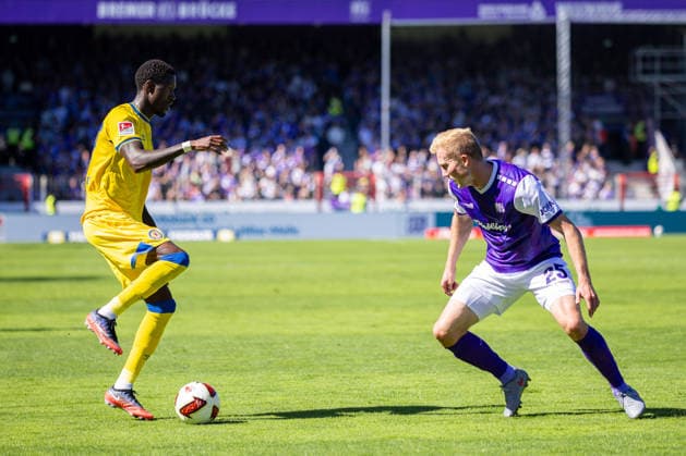 (L-R) Aaron Opoku (Eintracht Braunschweig, 17) im Zweikampf mit Niklas Wiemann (VfL Osnabrueck, 25) GER, VfL Osnabrueck vs. Eintracht Braunschweig, Fussball, 2. Bundesliga, 4. Spieltag, Spielzeit 2026 2027, 06.09.2026 DFL Regulations prohibit any use of photographers as image sequences and or quasi-video. GER, VfL Osnabrueck vs. Eintracht Braunschweig, Fussball, 2. Bundesliga, 4. Spieltag, Spielzeit 2026 2027, 06.09.2026 Osnabrueck *** L R Aaron Opoku, Eintracht Braunschweig (17), in a tackle with Niklas Wiemann, VfL Osnabrück (25), GER, VfL Osnabrück vs. Eintracht Braunschweig, Soccer, 2. Bundesliga, Matchday 4, 2026–2027 season, September 6, 2026 DFL regulations prohibit any use of photographers’ images as image sequences and or quasi-video GER, VfL Osnabrück vs. Eintracht Braunschweig, soccer, 2. Bundesliga, Matchday 4, 2026–2027 season, September 6, 2026, Osnabrück Copyright: xEibner-Pressefoto JanxRollingerx EP_JSK