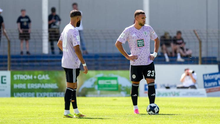 From left: Hilal El Helwe (Homburg), 10, Emir Kuhinja (Homburg), 23, players from FC 08 Homburg, looking disappointed, disappointment, frustration, pessimistic, after conceding the goal to make it 1–0, action, game scene, September 6, 2026, Mannheim, Germany, soccer, Regionalliga Südwest, VfR Mannheim vs. FC 08 Homburg xozx