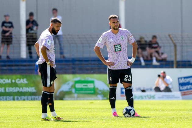 From left: Hilal El Helwe (Homburg), 10, Emir Kuhinja (Homburg), 23, players from FC 08 Homburg, looking disappointed, disappointment, frustration, pessimistic, after conceding the goal to make it 1–0, action, game scene, September 6, 2026, Mannheim, Germany, soccer, Regionalliga Südwest, VfR Mannheim vs. FC 08 Homburg xozx