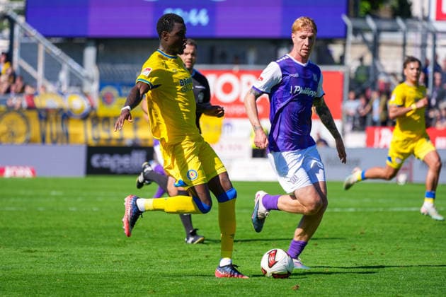 Aaron Opoku (Eintracht Braunschweig, 17), Bjarke Jacobsen (VfL Osnabrück, 15), Deutschland: Fussball, 2. Bundesliga, Saison 2026 27, 4. Spieltag, 06.09.2026, VfL Osnabrück vs Eintracht Braunschweig, Stadion Bremer Brücke (Osnabrück, Niedersachsen) *** Aaron Opoku, Eintracht Braunschweig, 17; Bjarke Jacobsen, VfL Osnabrück, 15; German Soccer, 2. Bundesliga, 2026–27 Season, Matchday 4, September 6, 2026; VfL Osnabrück vs. Eintracht Braunschweig, Bremer Brücke Stadium, Osnabrück, Lower Saxony Copyright: xLeonxFrickx