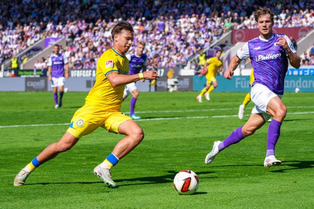 Max Marie (Eintracht Braunschweig, 15), Robin Fabinski (VfL Osnabrück, 27), Zweikampf, Deutschland: Fussball, 2. Bundesliga, Saison 2026 27, 4. Spieltag, 06.09.2026, VfL Osnabrück vs Eintracht Braunschweig, Stadion Bremer Brücke (Osnabrück, Niedersachsen) *** Max Marie, Eintracht Braunschweig, 15, Robin Fabinski, VfL Osnabrück, 27, tackle, German soccer, 2. Bundesliga, 2026–27 season, Matchday 4, September 6, 2026, VfL Osnabrück vs. Eintracht Braunschweig, Bremer Brücke Stadium, Osnabrück, Lower Saxony Copyright: xLeonxFrickx