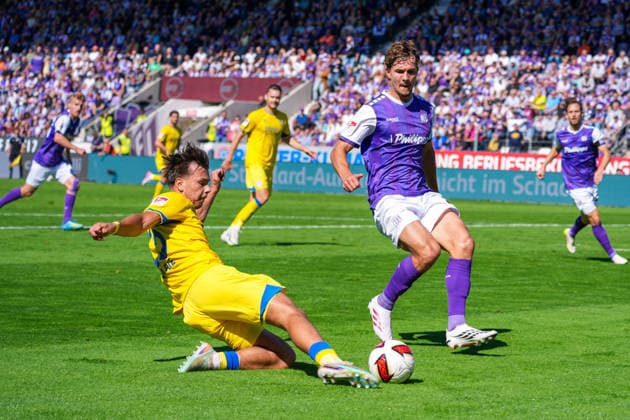 Max Marie (Eintracht Braunschweig, 15), Robin Fabinski (VfL Osnabrück, 27), Zweikampf, Grätsche, Deutschland: Fussball, 2. Bundesliga, Saison 2026 27, 4. Spieltag, 06.09.2026, VfL Osnabrück vs Eintracht Braunschweig, Stadion Bremer Brücke (Osnabrück, Niedersachsen) *** Max Marie, Eintracht Braunschweig, 15, Robin Fabinski, VfL Osnabrück, 27, tackle, sliding tackle, German soccer, 2. Bundesliga, 2026–27 season, Matchday 4, September 6, 2026, VfL Osnabrück vs. Eintracht Braunschweig, Bremer Brücke Stadium, Osnabrück, Lower Saxony Copyright: xLeonxFrickx