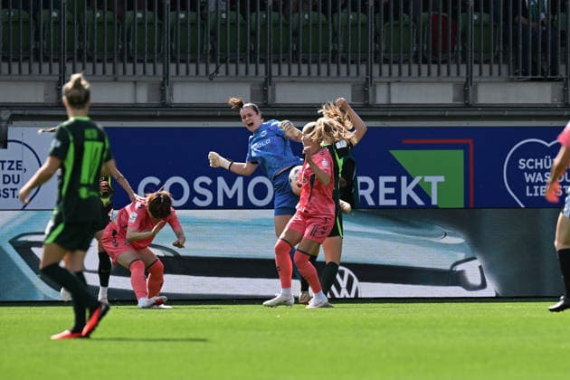 Fußball I Frauen I Saison 2026-2027 I Bundesliga I 3. Spieltag I VfL Wolfsburg - SV Werder Bremen I 06.09.2026 Foul an Stina Johannes (1, VfL Wolfsburg) Wolfsburg AOK Stadion Niedersachsen Deutschland *** Soccer I Women s I 2026–2027 Season I Bundesliga I Matchday 3 I VfL Wolfsburg vs. SV Werder Bremen I September 6, 2026 Foul on Stina Johannes 1, VfL Wolfsburg, AOK Stadium, Wolfsburg, Lower Saxony, Germany Copyright: xLobeca InesxHähnelx
